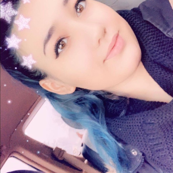 Meet your Posher, Amanda - Picture 5 of 8